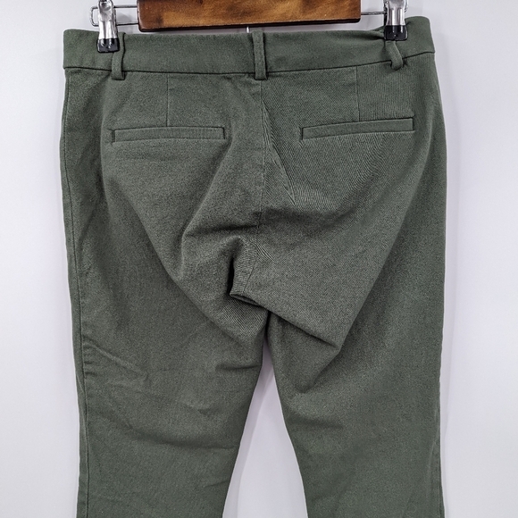 GAP Flat Front Cropped Pants - Picture 5 of 8